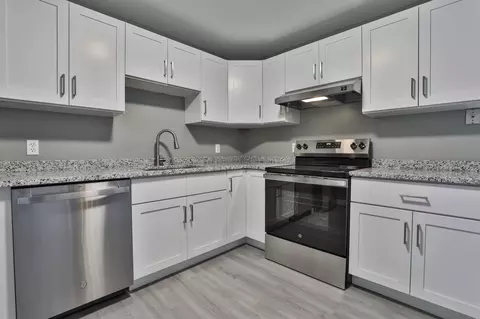 Kitchen - 12 E Side Dr #2-14, Concord, NH 03301 photo 3 of 4