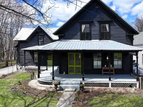 370 Main St, Derby Line, VT 05830