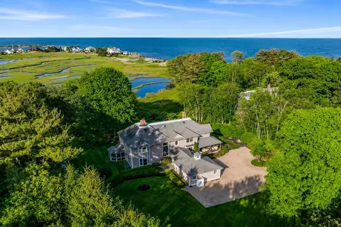6 Wildwood Ln, Rye, NH 03870