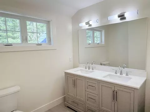Bath - 39 Mill Rd, North Hampton, NH 03862 photo 5 of 6