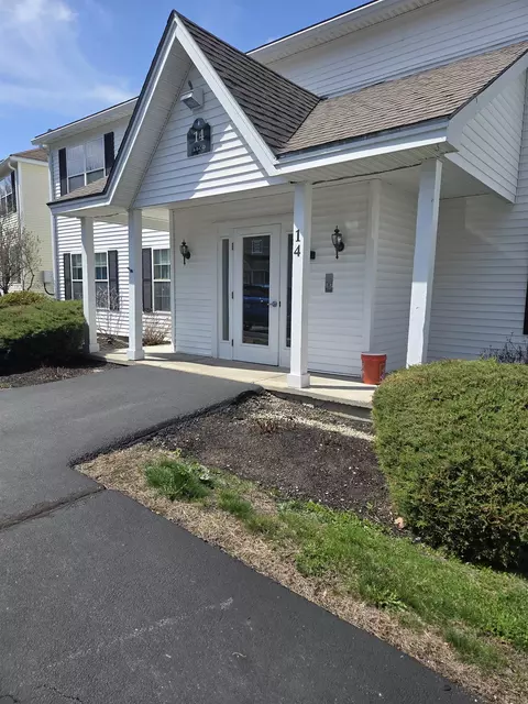 14 Tampa Dr #B, Rochester, NH 03867