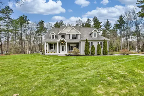 45 Wildwood Dr, Brookline, NH 03033