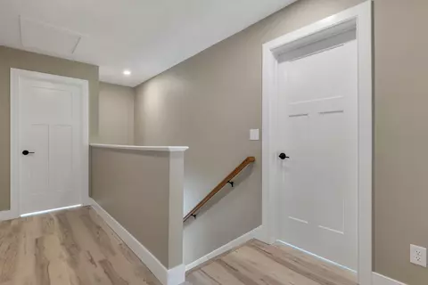 Entry Way - 669 High St, Candia, NH 03034 photo 5 of 5