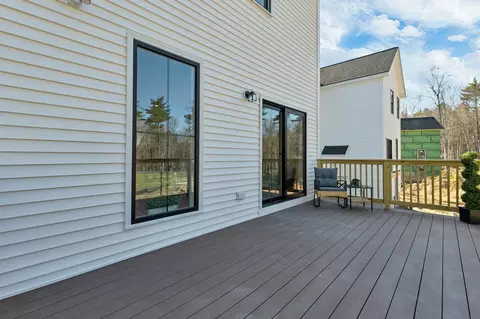 Exterior - 669 High St, Candia, NH 03034 photo 5 of 14