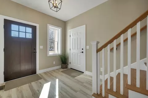 Entry Way - 669 High St, Candia, NH 03034 photo 3 of 5