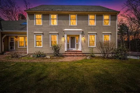 31 Boxwood Rd, Bedford, NH 03110