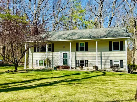 1 Debbie Ter, Derry, NH 03038