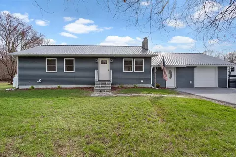 6 Cooper Rd, Milton, VT 05468