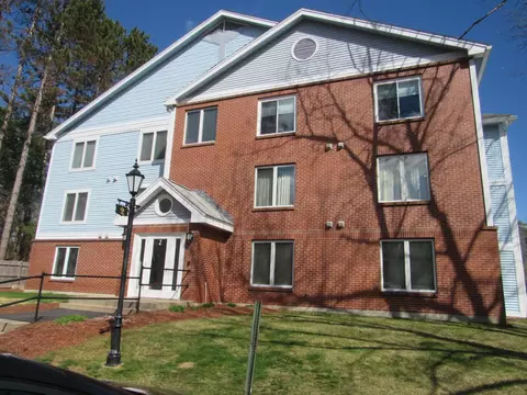 2 Timberwood Dr #102, Goffstown, NH 03045