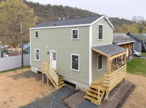 29 National St, Windsor, VT 05089