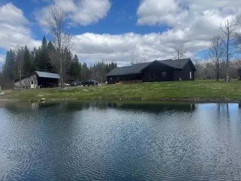 599 Collinsville Rd, Craftsbury, VT 05826