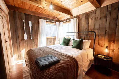 Bedroom - 135 Pine River Path, Effingham, NH 03882 photo 1 of 5