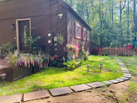 Exterior - 135 Pine River Path, Effingham, NH 03882 photo 2 of 8