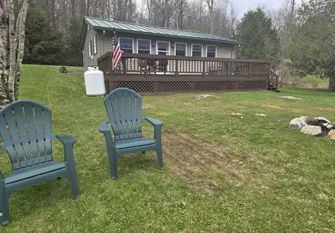 16 W Shore Dr, Tinmouth, VT 05773