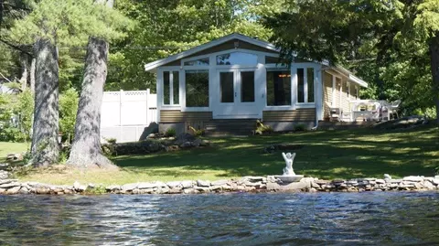 63 Concord Dr, Webster, NH 03303