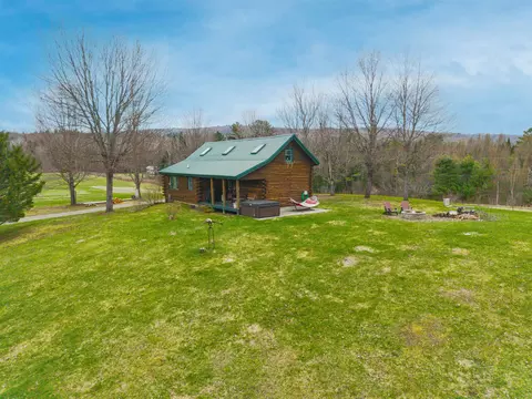 10 Duval Rd, Dalton, NH 03598