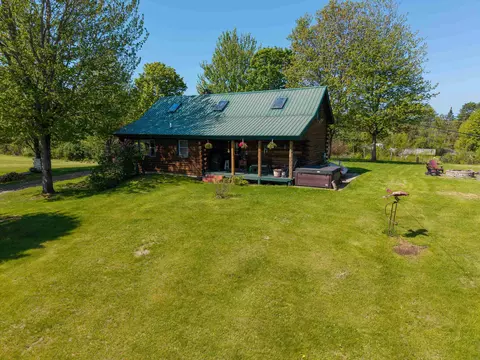10 Duval Rd, Dalton, NH 03598
