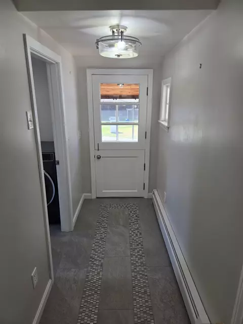 Entry Way - 79 Maple Ave, Atkinson, NH 03811 photo 5 of 5