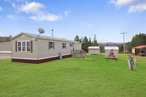 6 Darwin Dr, Stewartstown, NH 03576