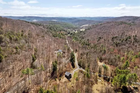124 Clarksville Rd, Tunbridge, VT 05077