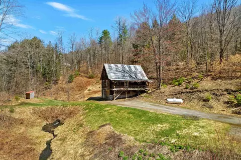 124 Clarksville Rd, Tunbridge, VT 05077