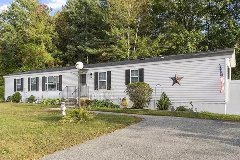 109 Spruce Dr, Farmington, NH 03835