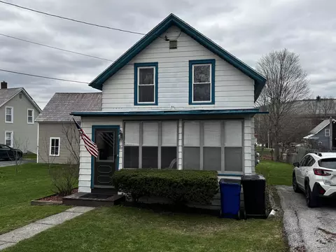 87 High St, West Rutland, VT 05777