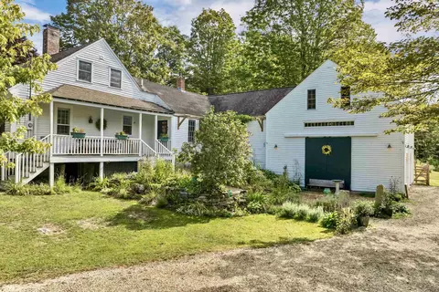 Exterior - 5 Trask Mountain Rd, Wolfeboro, NH 03894 photo 4 of 17