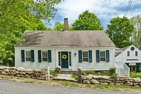 Exterior - 5 Trask Mountain Rd, Wolfeboro, NH 03894 photo 2 of 17