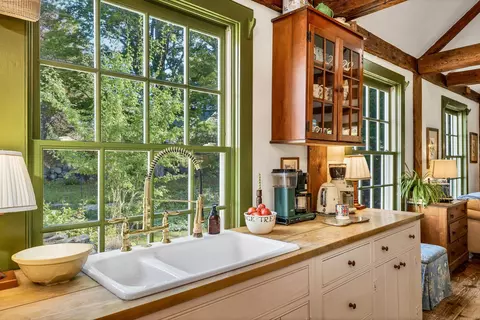 Kitchen - 5 Trask Mountain Rd, Wolfeboro, NH 03894 photo 3 of 5