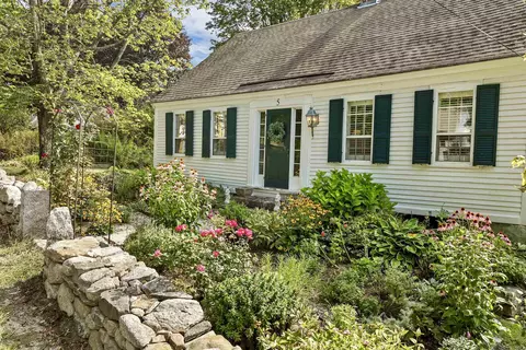 Exterior - 5 Trask Mountain Rd, Wolfeboro, NH 03894 photo 3 of 17