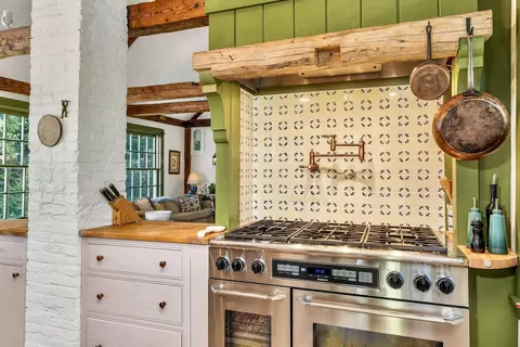 Kitchen - 5 Trask Mountain Rd, Wolfeboro, NH 03894 photo 2 of 5