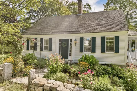 5 Trask Mountain Rd, Wolfeboro, NH 03894