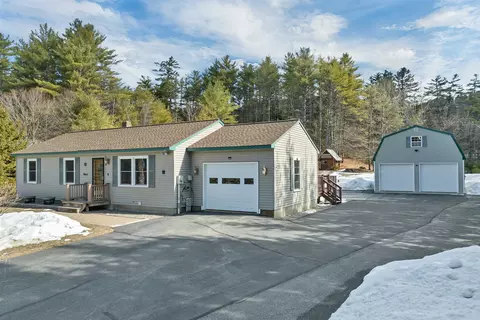 9 Fairway Dr, New Hampton, NH 03256