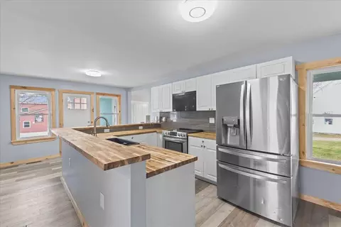 186 N Main St, Bakersfield, VT 05441