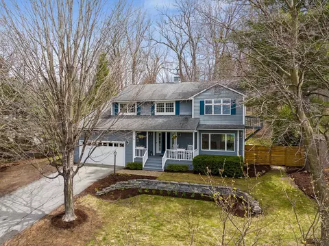 5 Harbor Ridge Rd, South Burlington, VT 05403