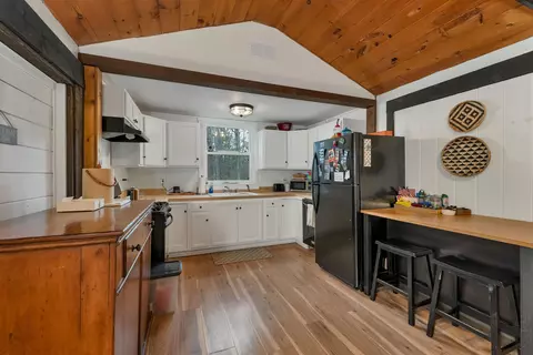 Kitchen - 78 Beach Pond Rd, Wolfeboro, NH 03894 photo 1 of 2