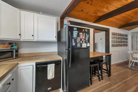 Kitchen - 78 Beach Pond Rd, Wolfeboro, NH 03894 photo 2 of 2
