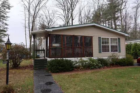 422 Friar Tuck Dr, Exeter, NH 03833