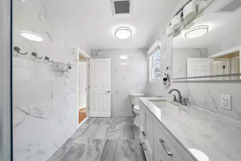 Bath - 243 Winnacunnet Rd, Hampton, NH 03842 photo 3 of 3