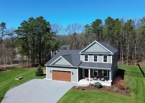 17 Jen Barry Ln, Colchester, VT 05446