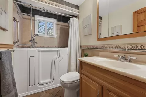 Bath - 405 N River Rd, Epping, NH 03042 photo 3 of 3