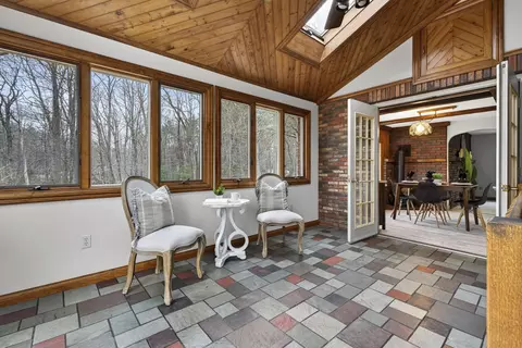 Entry Way - 405 N River Rd, Epping, NH 03042 photo 3 of 4
