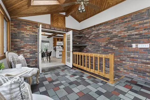 Entry Way - 405 N River Rd, Epping, NH 03042 photo 2 of 4