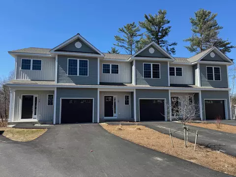 7 Dearborn Cir # B, Goffstown, NH 03045