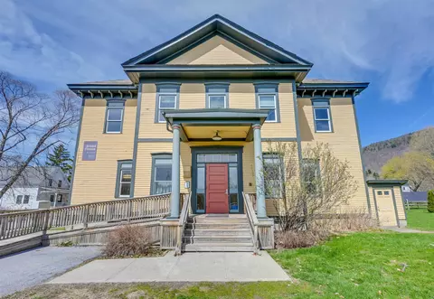 14 School St, Bristol, VT 05443