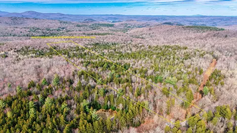 3 W Hill Dr, Readsboro, VT 05350