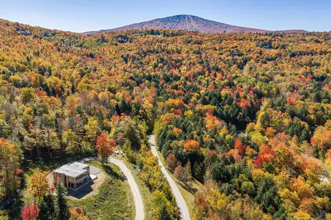 59 Garden Loop Rd, Winhall, VT 05340