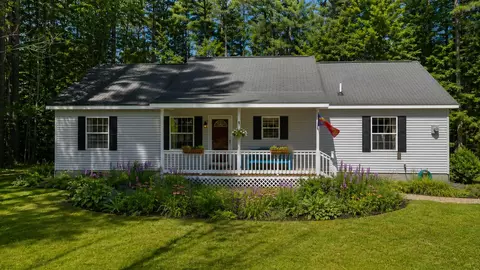 5 Birch Ln, Tuftonboro, NH 03816