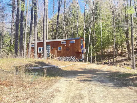 1295 River Rd, Troy, VT 05859